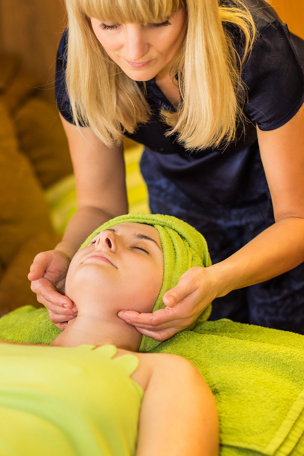 Профессиональный массажист Виктория – массажный кабинет в Таганроге для девушек и женщин